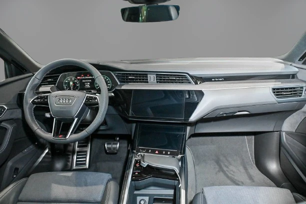 Audi Q8 e-Tron Sportback 55 = Black Optic= Гаранция - изображение 6