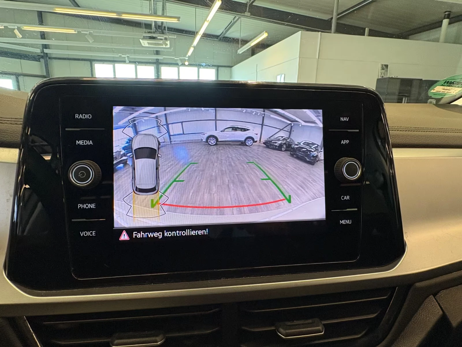 VW T-Roc LIFE/150HP/NAVI/CAM/LED/ACC/DIGI/190g | Mobile.bg   11