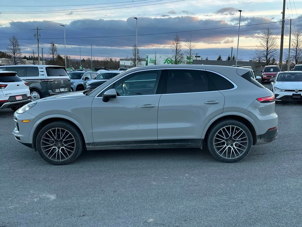 Porsche Cayenne 2022 AWD * CARFAX * БЕЗ ПЪРВОНАЧАЛНА ВНОСКА - изображение 3