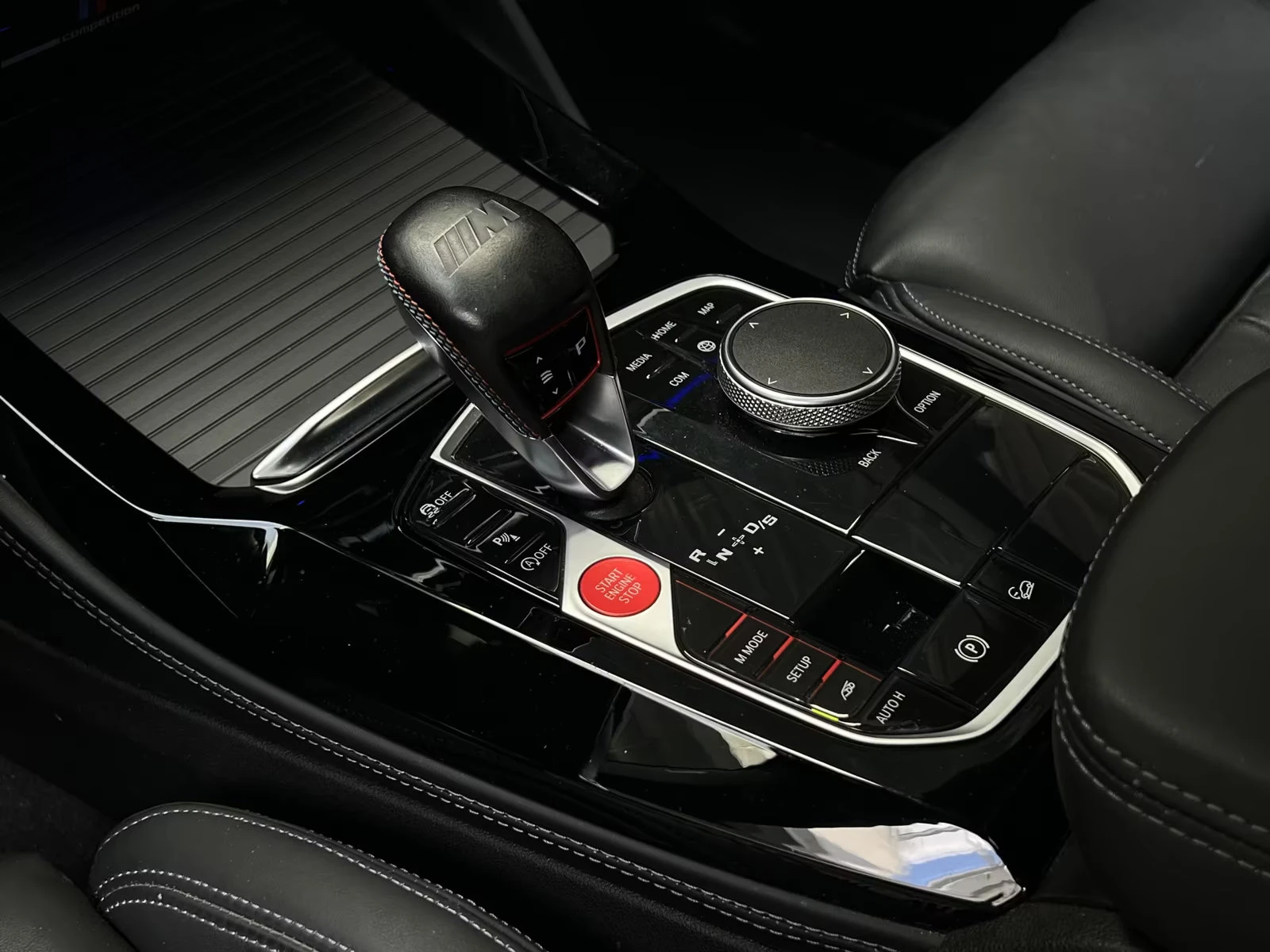 BMW X4 COMPETITION/510HP/PANO/SHADOW/H&K/CARBON/351z, снимка 15 - Автомобили и джипове - 54354013