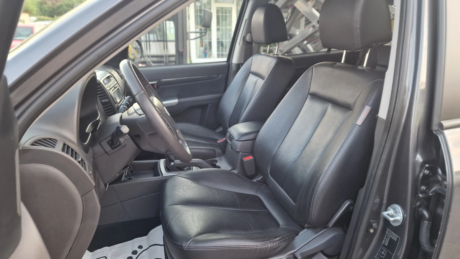 Hyundai Santa fe 2.4i 4x4 Premium Koжен салон, снимка 8 - Автомобили и джипове - 55274599