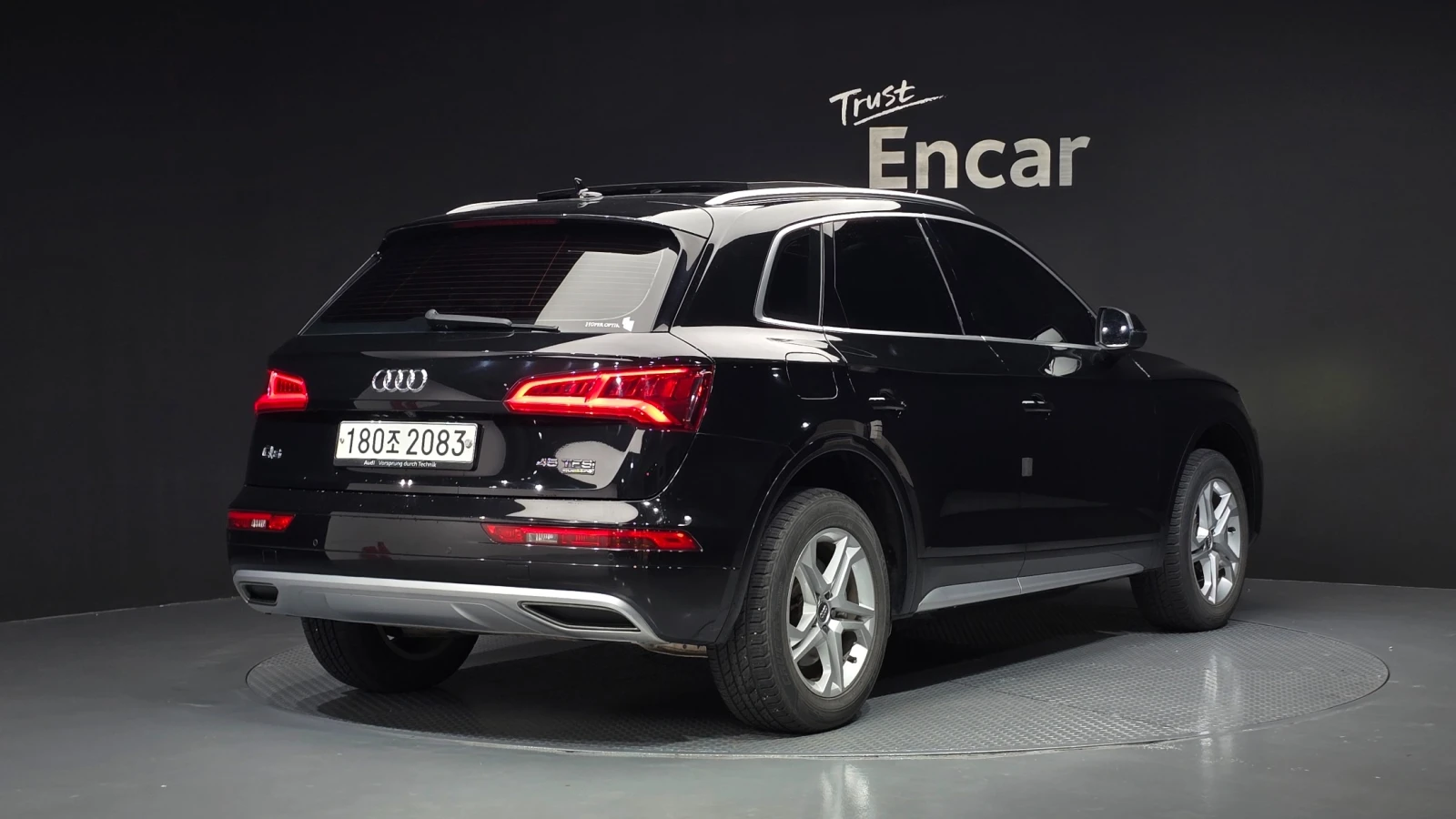 Audi Q5 45 TFSI quattro | HUD | Панорама | quattro, снимка 2 - Автомобили и джипове - 56324874