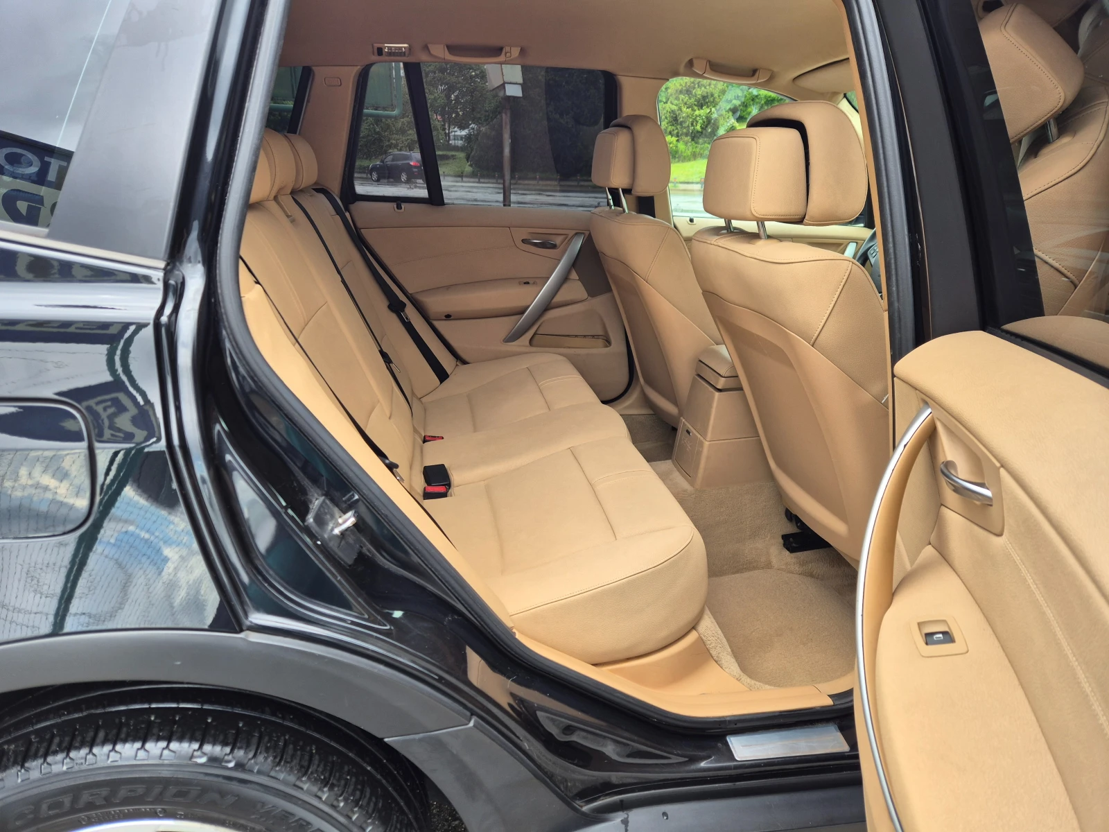 BMW X3 2.0d Автомат, снимка 10 - Автомобили и джипове - 56394031
