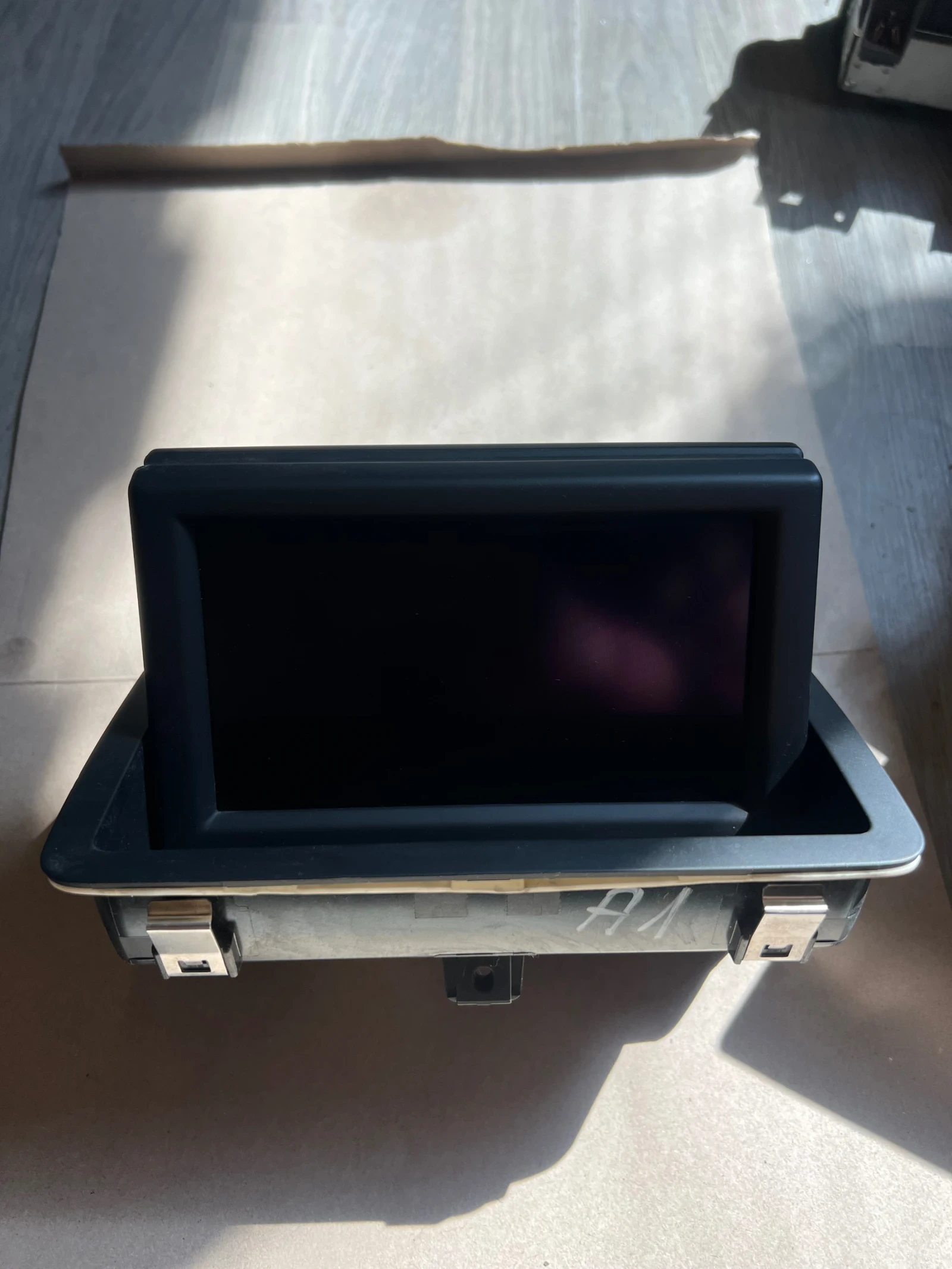 8X0857273B     AUDI A1   8X0.857.273.B  | Mobile.bg   1