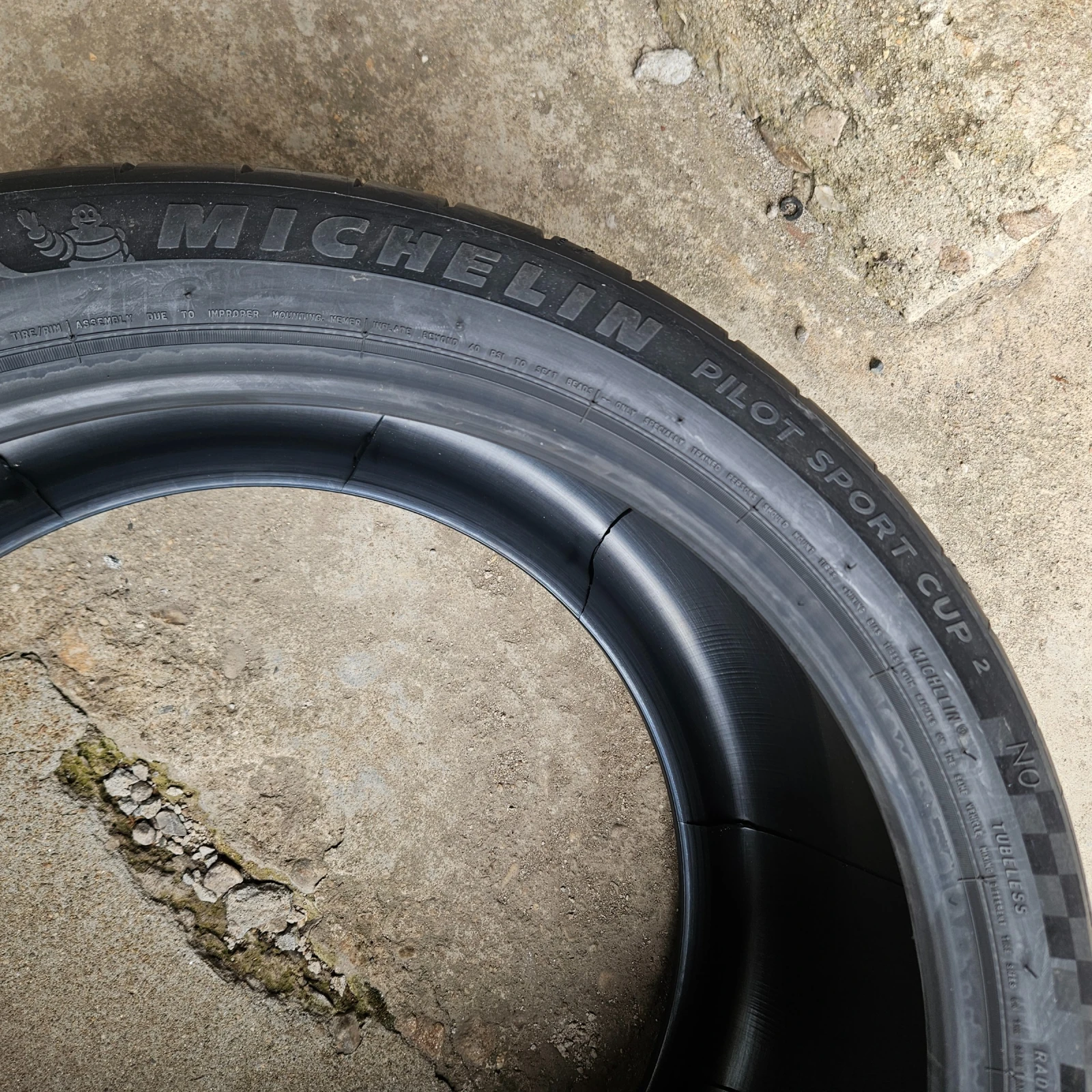 Гуми Летни 275/35R20, снимка 10 - Гуми и джанти - 54727384
