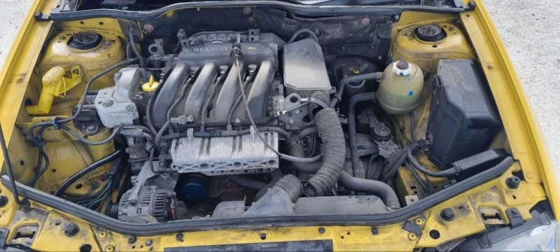 Renault Megane 1.4 I 95 PS, снимка 17 - Автомобили и джипове - 44113768