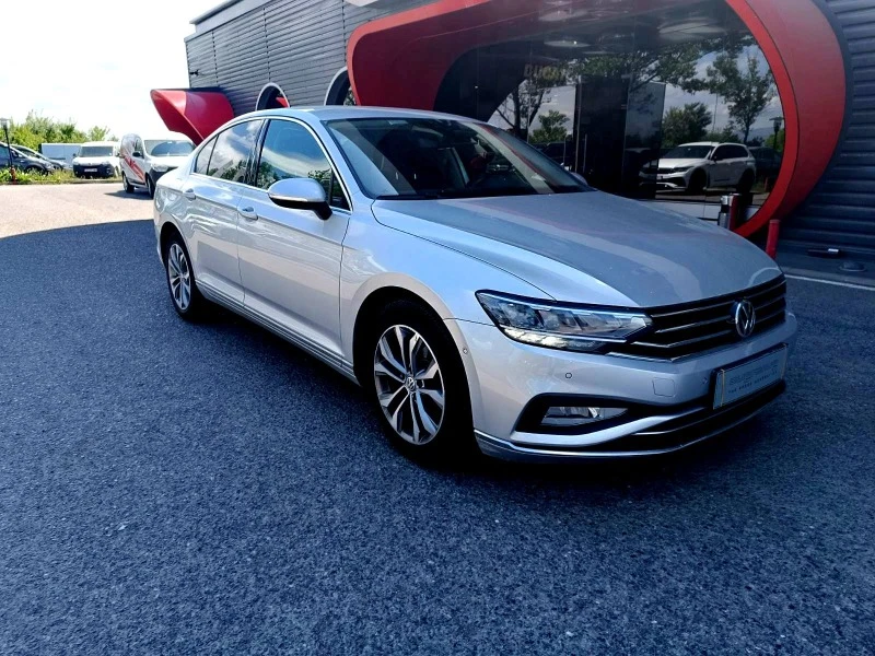 VW Passat 2.0 TDi DSG Facelift, снимка 1 - Автомобили и джипове - 45508584