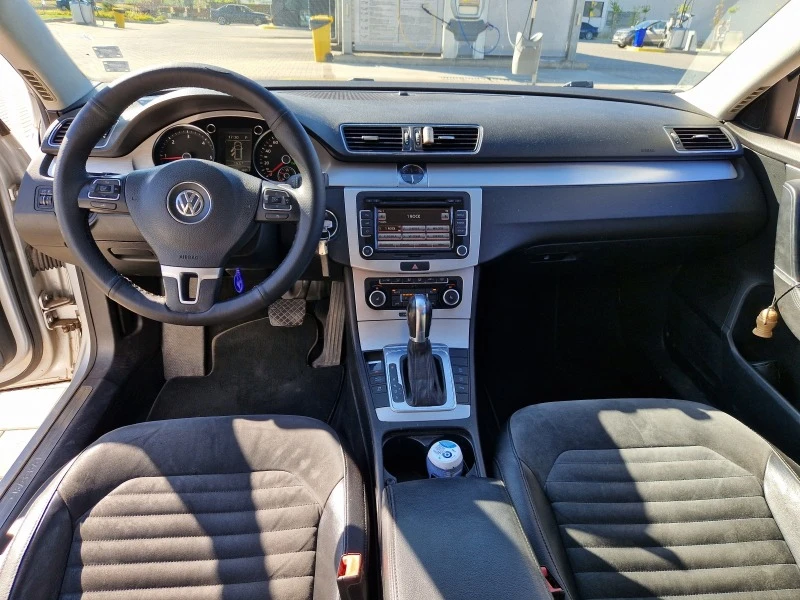 VW Passat, снимка 14 - Автомобили и джипове - 46716114