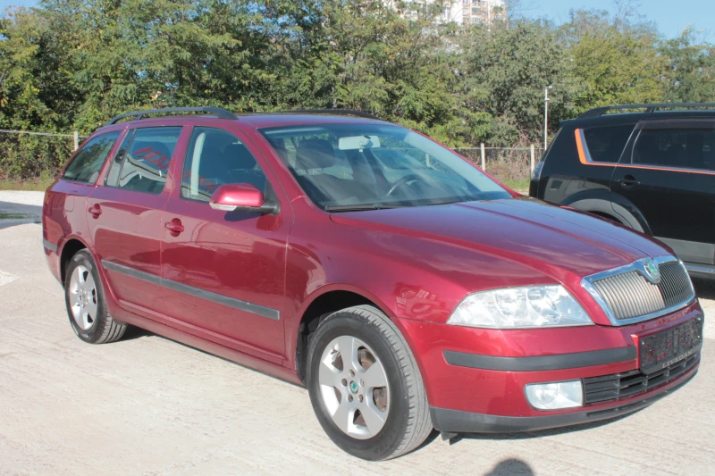 Skoda Octavia 1.6 benzin MPI, снимка 2 - Автомобили и джипове - 47536595