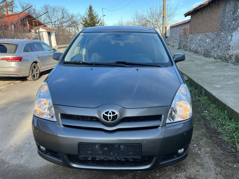 Toyota Corolla verso 2.2 D-4D 136k.c, снимка 1 - Автомобили и джипове - 48605872