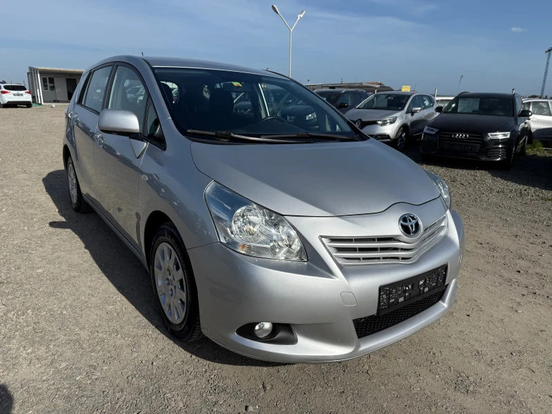 Toyota Verso 1.8i CH 6sk 7m, снимка 3 - Автомобили и джипове - 49513953