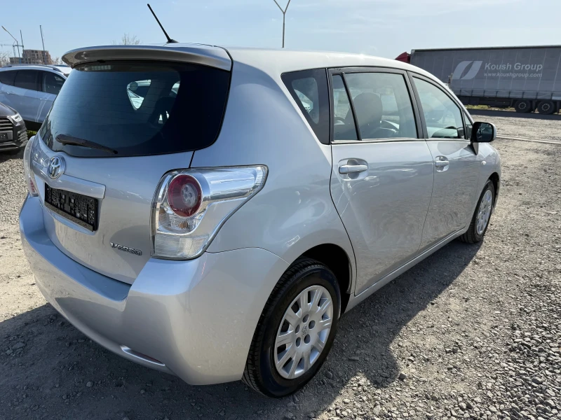 Toyota Verso 1.8i CH 6sk 7m, снимка 5 - Автомобили и джипове - 49513953