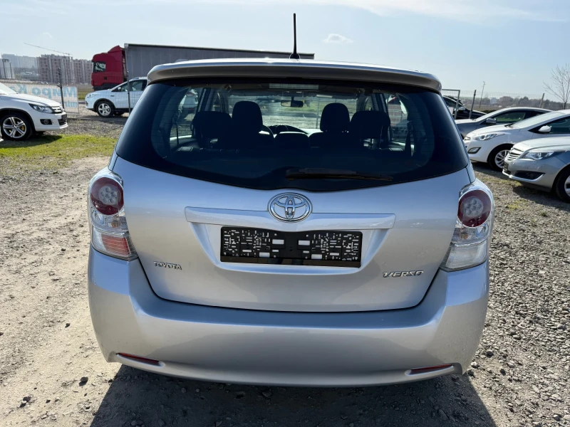 Toyota Verso 1.8i CH 6sk 7m, снимка 6 - Автомобили и джипове - 49513953