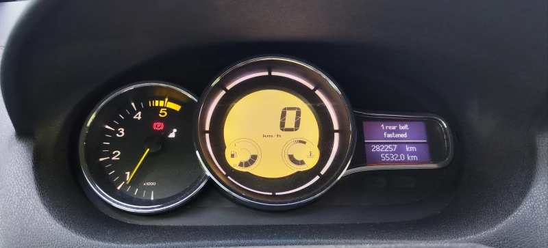 Renault Megane III Подгрев | Keyless go | Регистриран , снимка 8 - Автомобили и джипове - 52397831