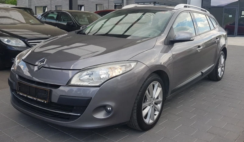 Renault Megane III Подгрев | Keyless go | Регистриран , снимка 12 - Автомобили и джипове - 52397831