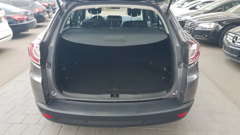 Renault Megane III Подгрев | Keyless go | Регистриран , снимка 4 - Автомобили и джипове - 52397831