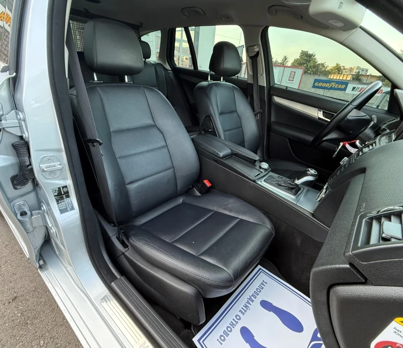 Mercedes-Benz C 320 CDi 224кс * 4-Matic* * Навигация* * Swiss* , снимка 14 - Автомобили и джипове - 51647095