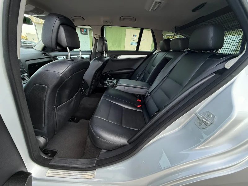 Mercedes-Benz C 320 CDi 224кс * 4-Matic* * Навигация* * Swiss* , снимка 15 - Автомобили и джипове - 51647095