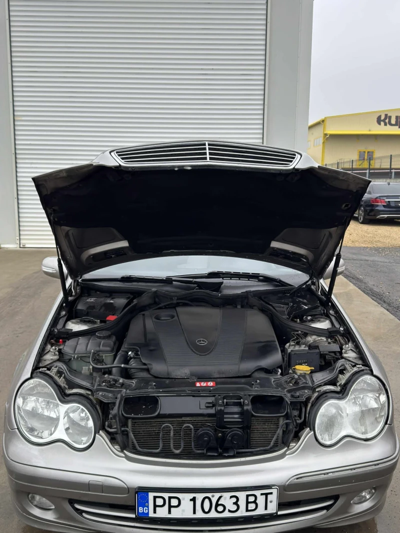 Mercedes-Benz C 220, снимка 7 - Автомобили и джипове - 52892004