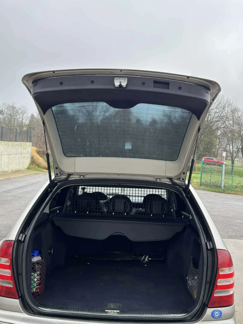 Mercedes-Benz C 220, снимка 6 - Автомобили и джипове - 52892004