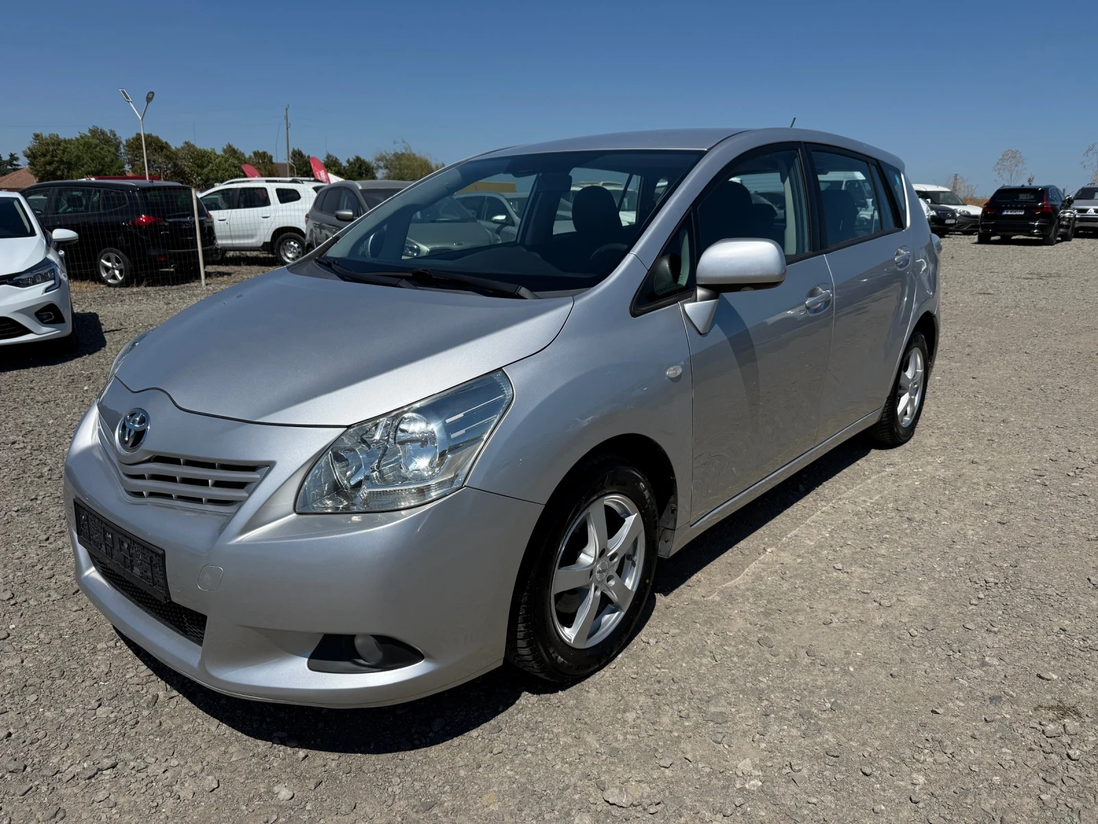 Toyota Verso 1.8i CH 6sk 7m, снимка 3 - Автомобили и джипове - 49513953