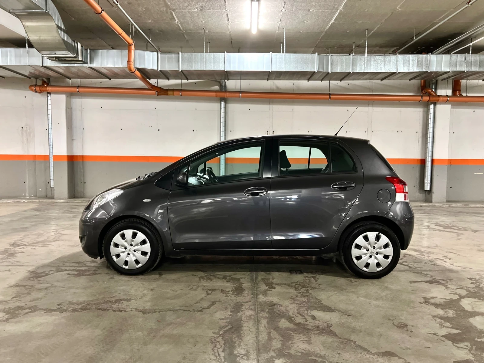 Toyota Yaris 1.33vvti-лизинг през Уникредит по 230лв - изображение 4