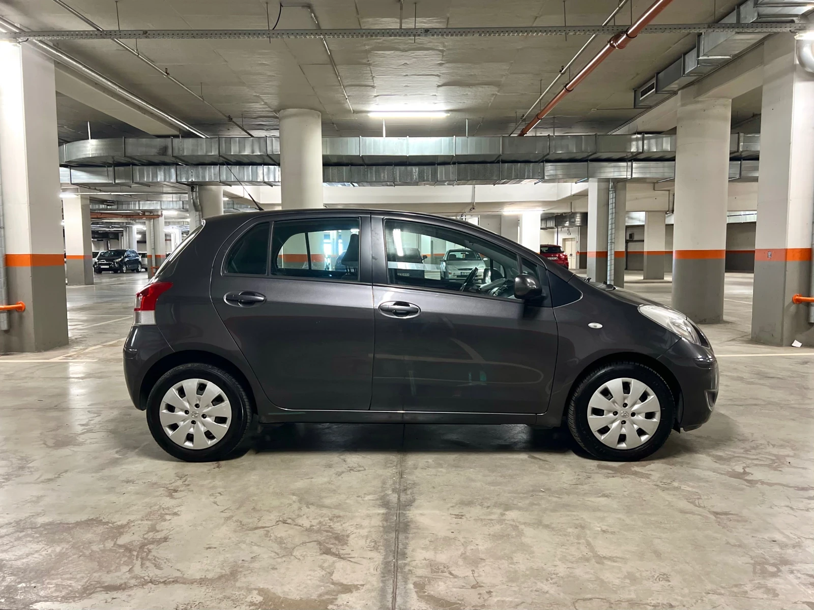 Toyota Yaris 1.33vvti-лизинг през Уникредит по 230лв - изображение 5