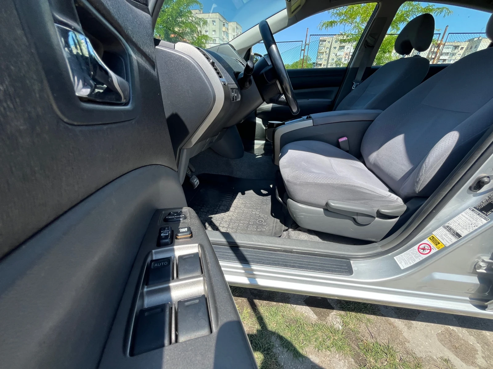 Toyota Prius 1.5 HYBRID//KEYLESS-GO - изображение 4