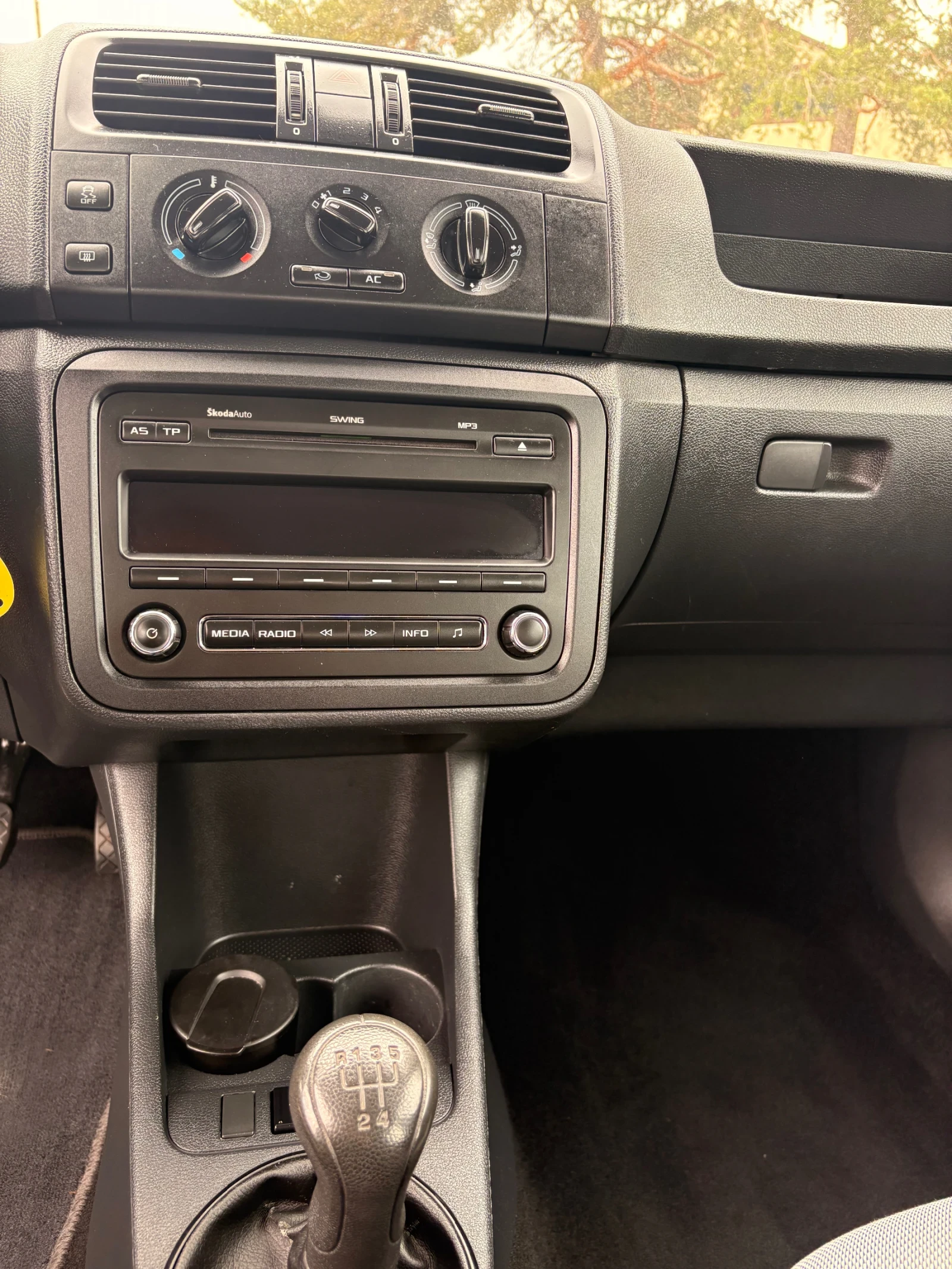 Skoda Roomster 1.6 TDI AMBITION - изображение 8