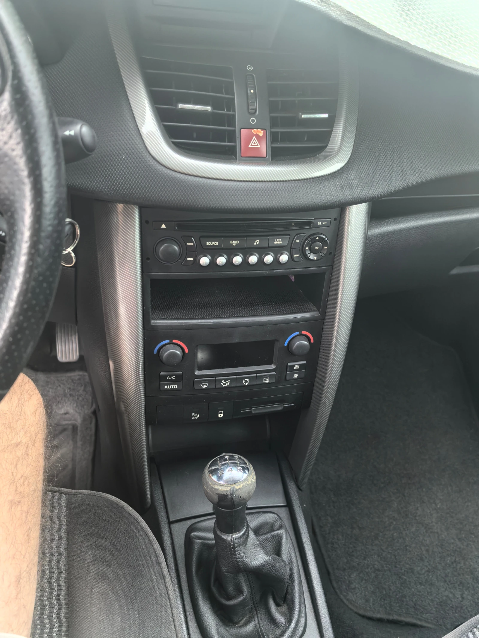 Peugeot 207 1.4 - изображение 7