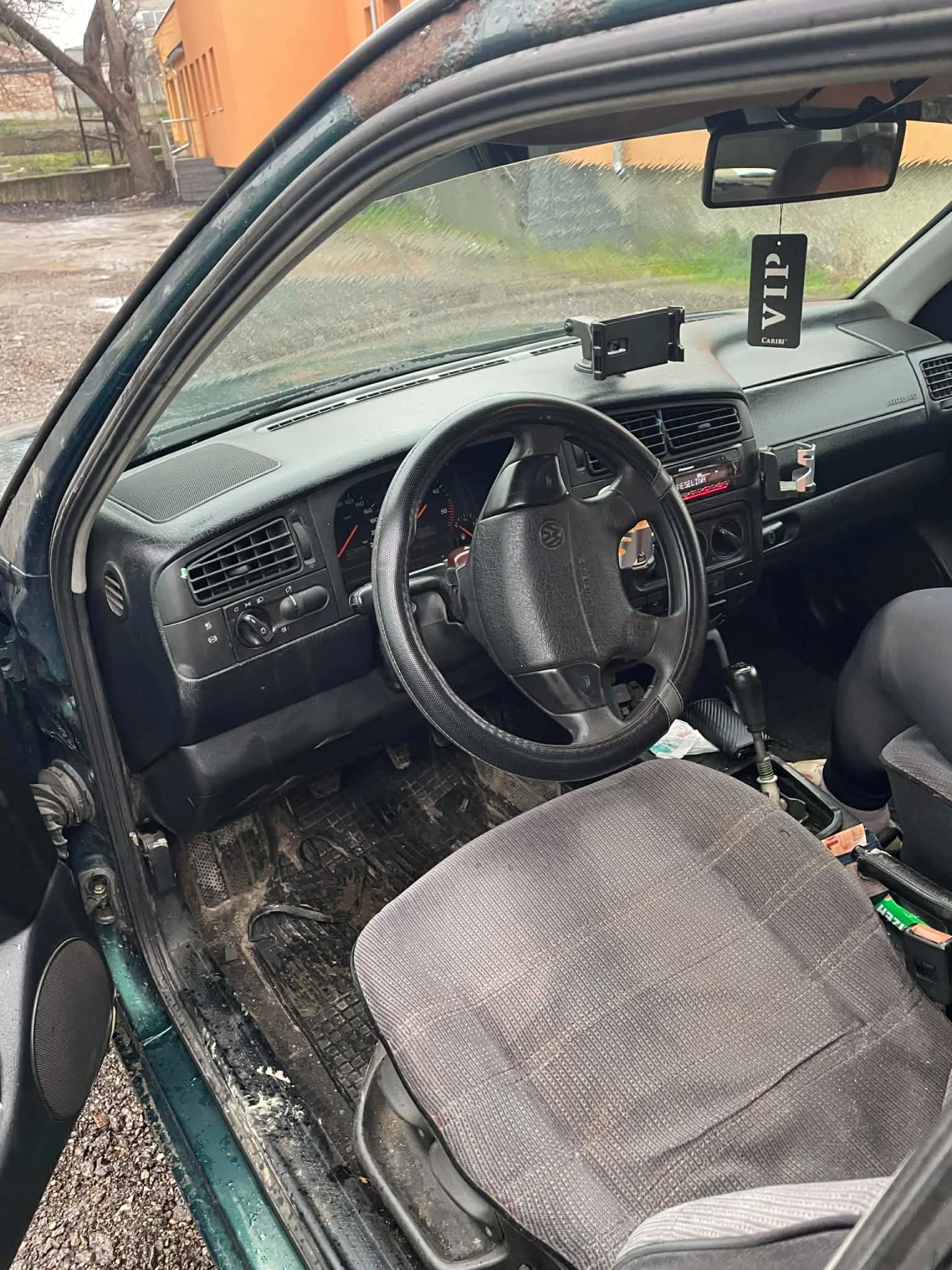 VW Vento 1.9 tdi, снимка 3 - Автомобили и джипове - 53952263