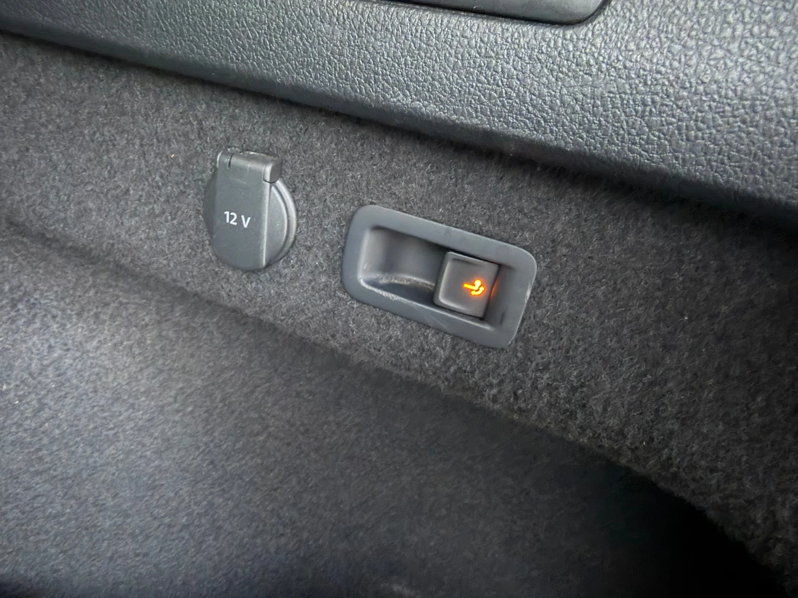 VW Passat 2.0TDI 190HP Rline Led Digital DSG, снимка 13 - Автомобили и джипове - 54195815