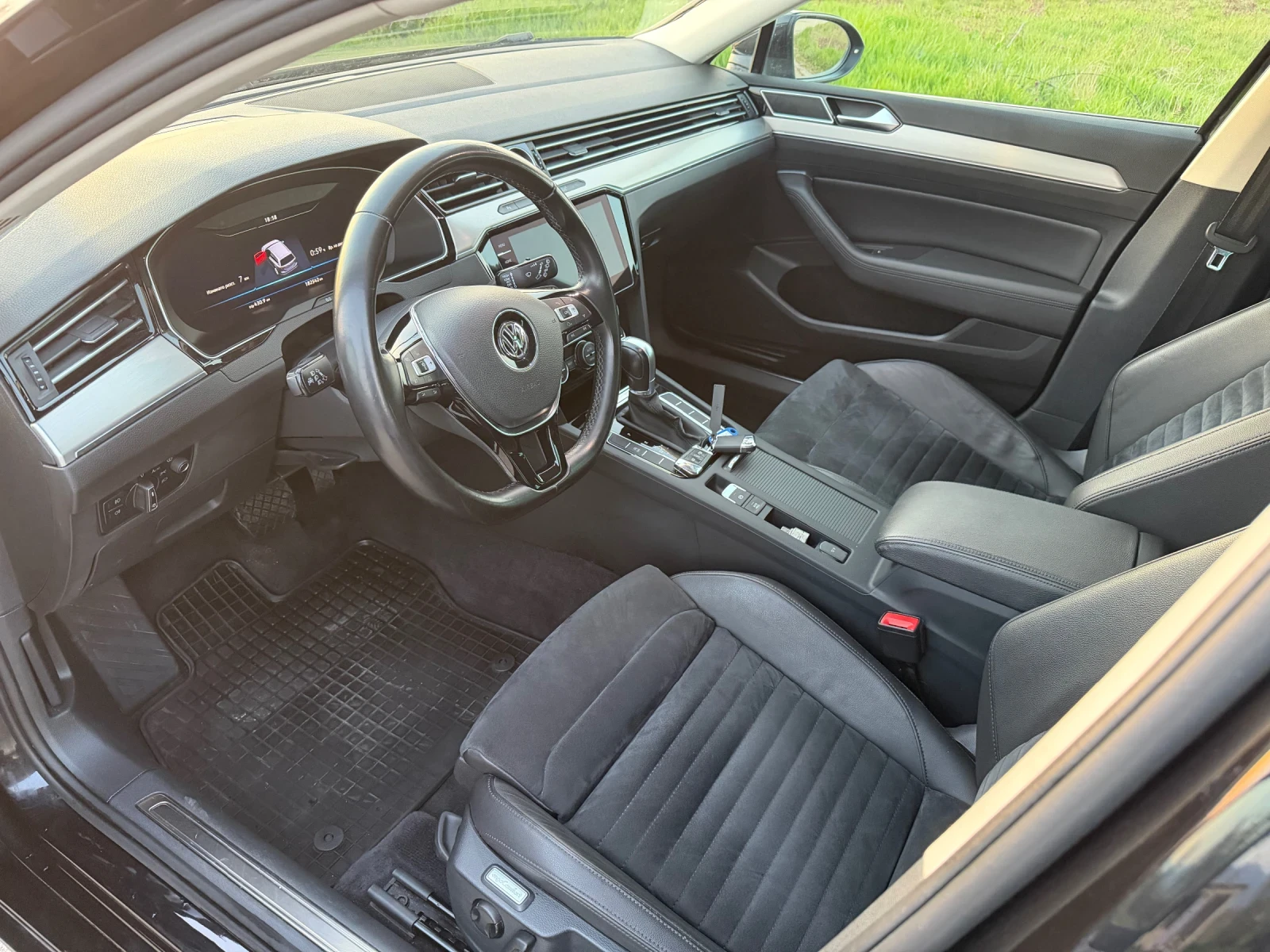 VW Passat 2.0TDI 190HP Rline Led Digital DSG, снимка 5 - Автомобили и джипове - 54195815