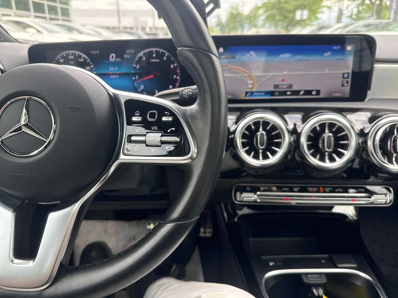 Mercedes-Benz A 250 * 4MATIC Hatch * CARFAX * ОПЦИЯ ЗА ФИНАНСИРАНЕ, снимка 9 - Автомобили и джипове - 54987275