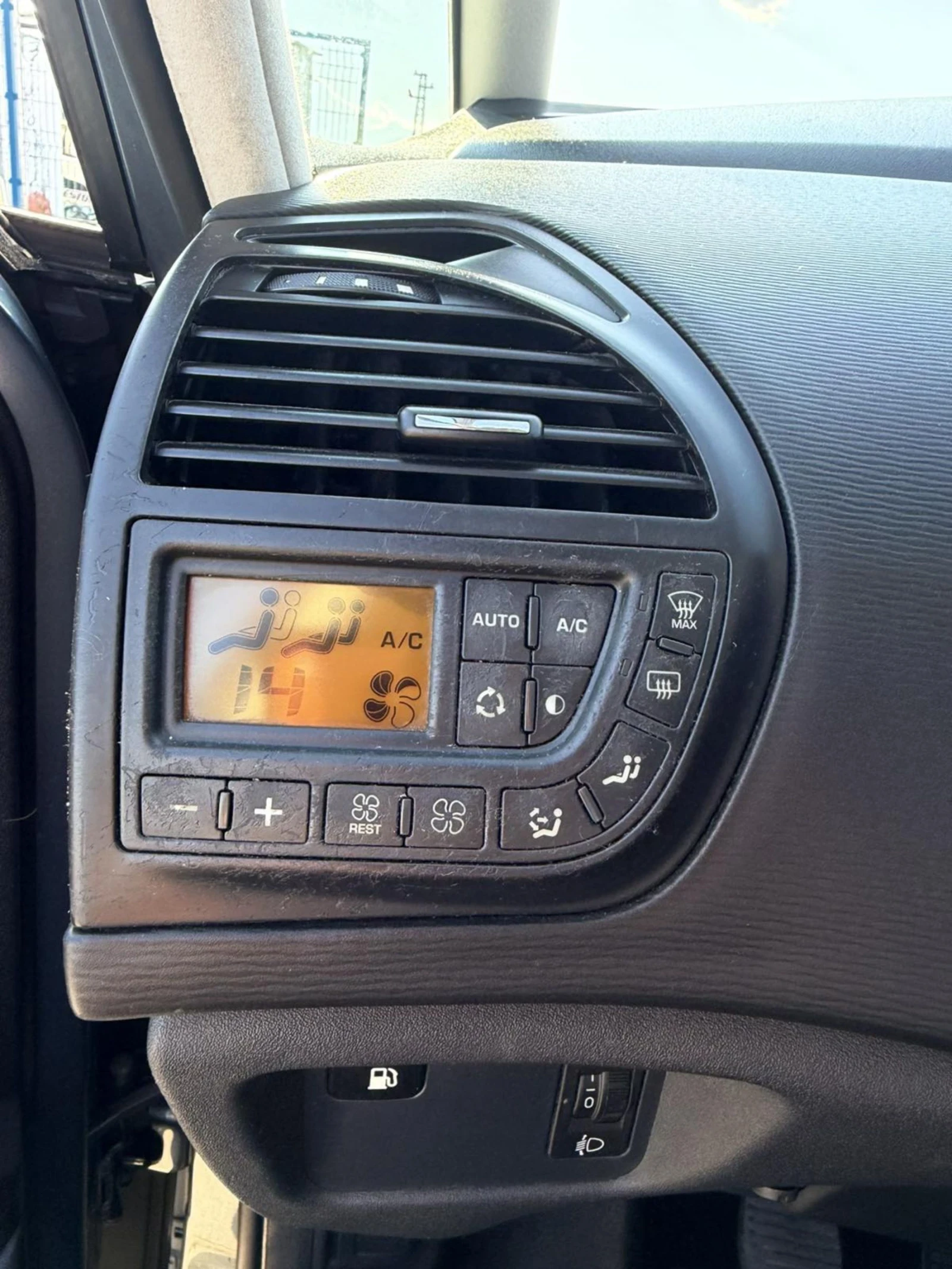Citroen C4 Picasso 1.6hdi, снимка 10 - Автомобили и джипове - 55169417
