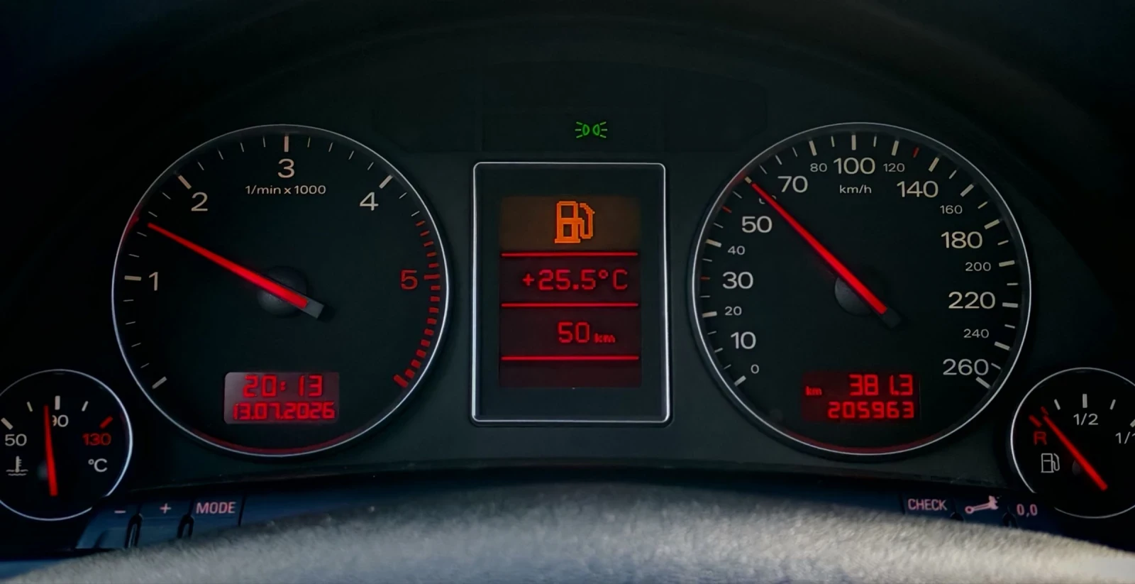 Audi A4 1.9TDI(131)* AVANT* КЛИМАТРОНИК* НОВ ВНОС* , снимка 16 - Автомобили и джипове - 55268643