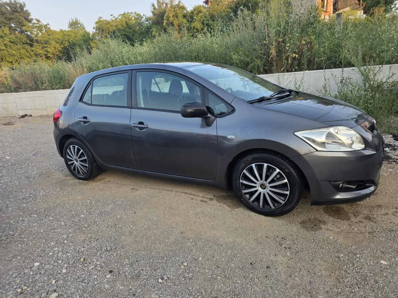 Toyota Auris 1.4 D4D, снимка 2 - Автомобили и джипове - 55352127