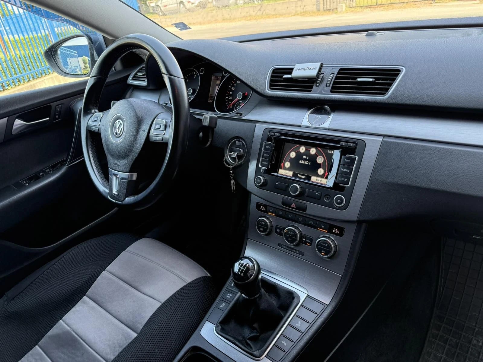 VW Passat 1.6TDI-2013г, снимка 10 - Автомобили и джипове - 55652684