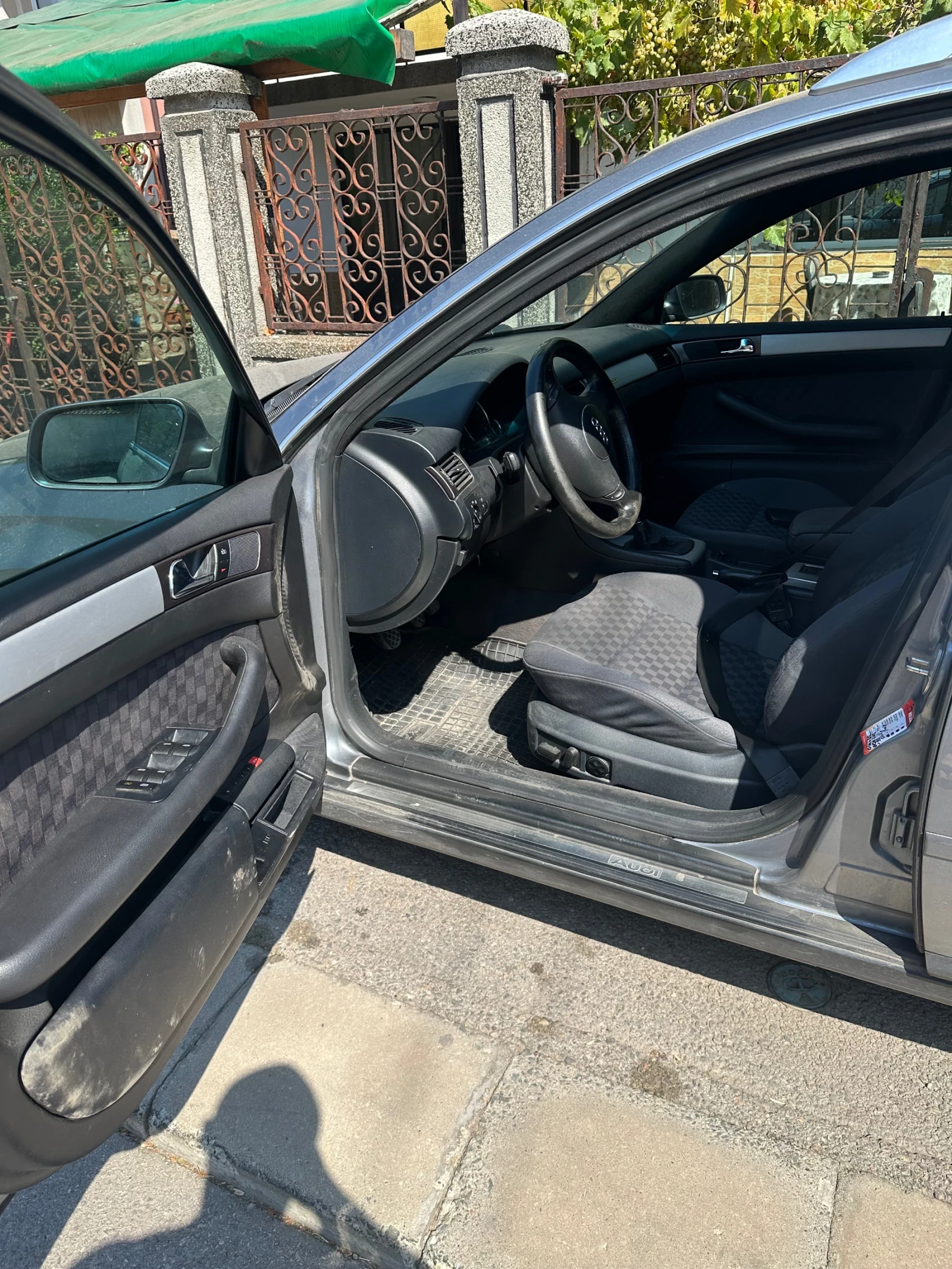 Audi A6 1.8 T  4х4 бензин/газ, снимка 5 - Автомобили и джипове - 55961833