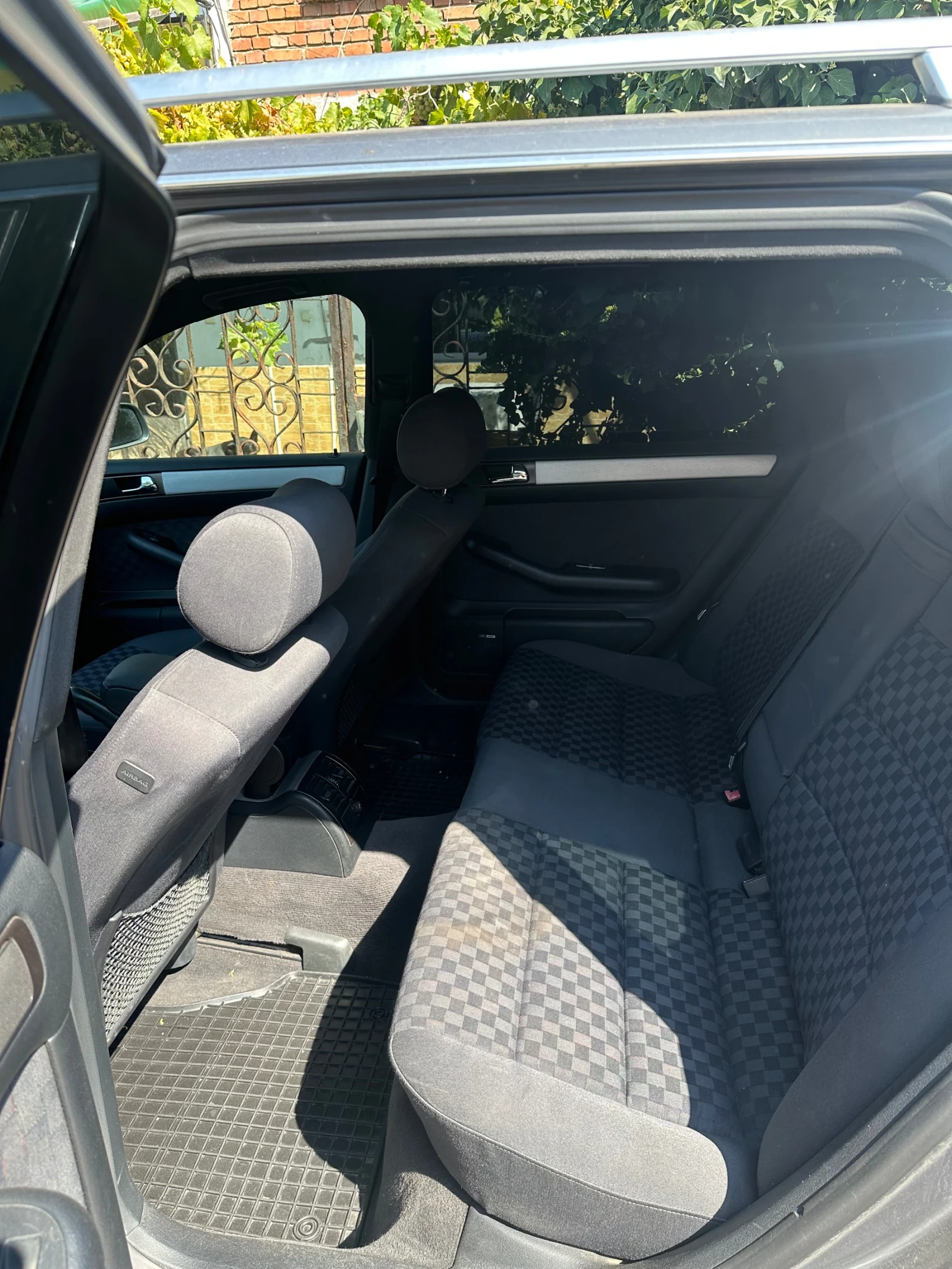 Audi A6 1.8 T  4х4 бензин/газ, снимка 4 - Автомобили и джипове - 55961833