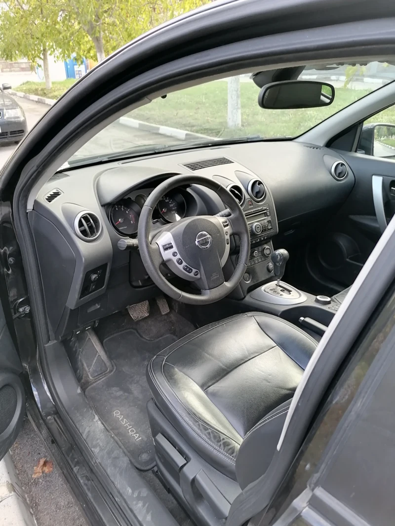 Nissan Qashqai, снимка 8 - Автомобили и джипове - 47640622