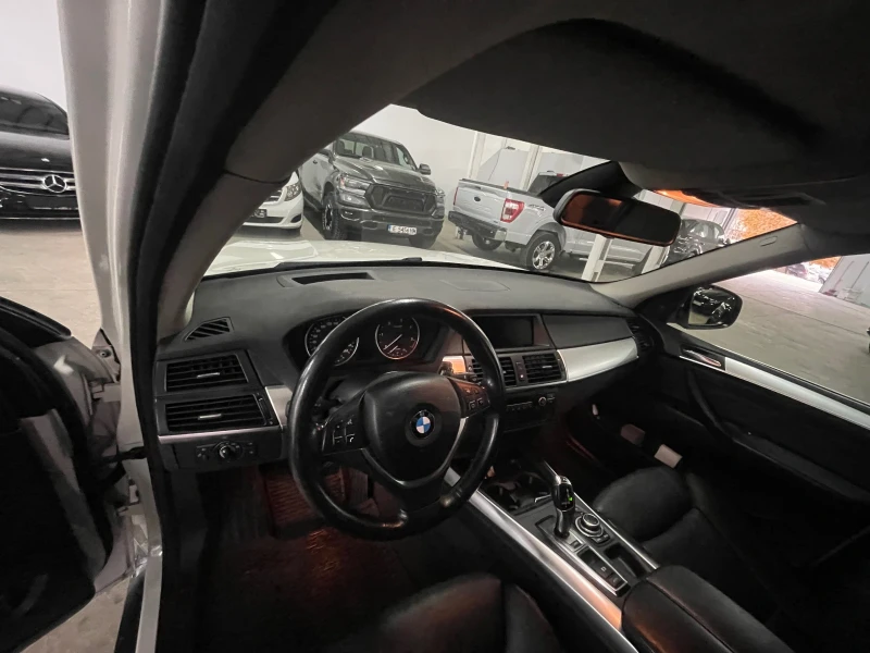 BMW X5 4.0D/Mpak/ панорама/ вакум/камера/подгрев/ФУЛЛ!!!, снимка 13 - Автомобили и джипове - 48254879