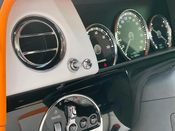 Rolls-Royce Cullinan Black Badge = NEW = Гаранция - изображение 8