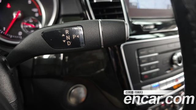Mercedes-Benz GLS 350, снимка 9 - Автомобили и джипове - 56089255