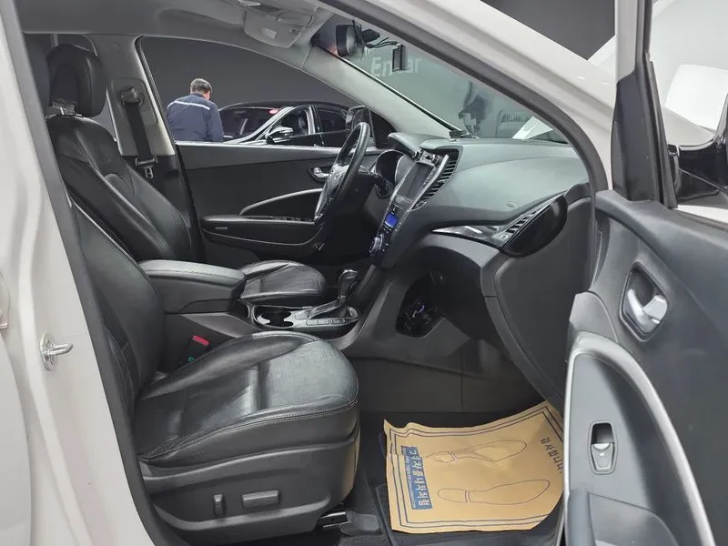 Hyundai Santa fe 2.0 CRDi 4WD - САМО 30% АВАНС, снимка 10 - Автомобили и джипове - 56159037