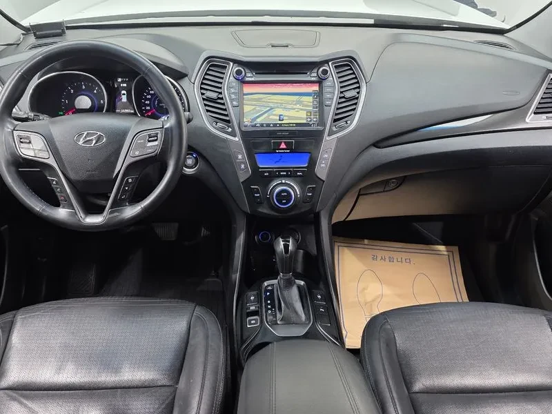 Hyundai Santa fe 2.0 CRDi 4WD - САМО 30% АВАНС, снимка 7 - Автомобили и джипове - 56159037