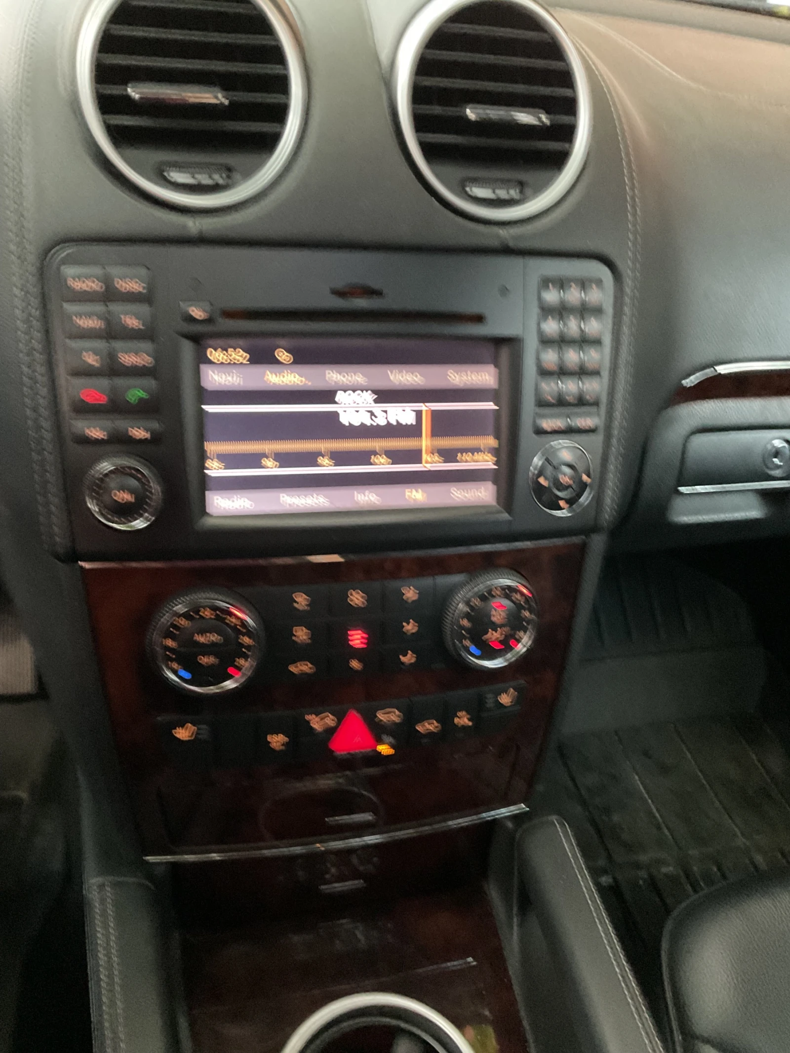 Mercedes-Benz GL 350  - изображение 7