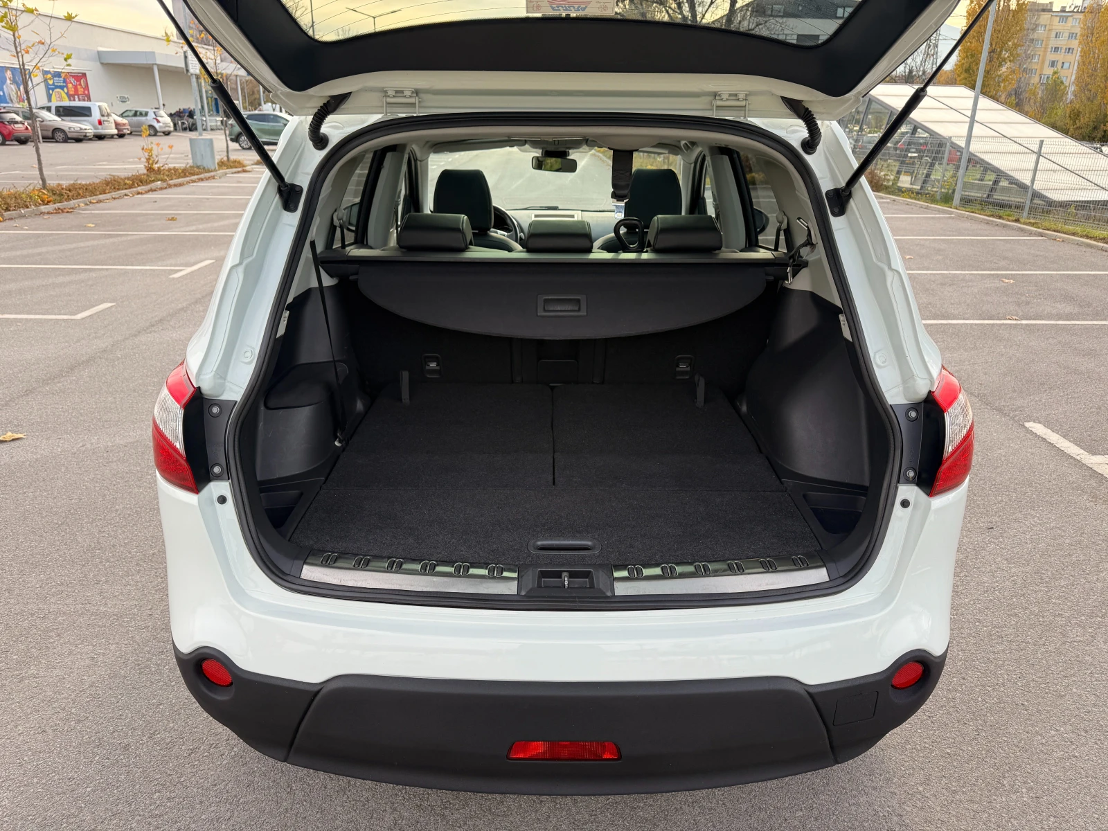 Nissan Qashqai 2.0DCI* 4x4* FULL* 7-места*  - изображение 7