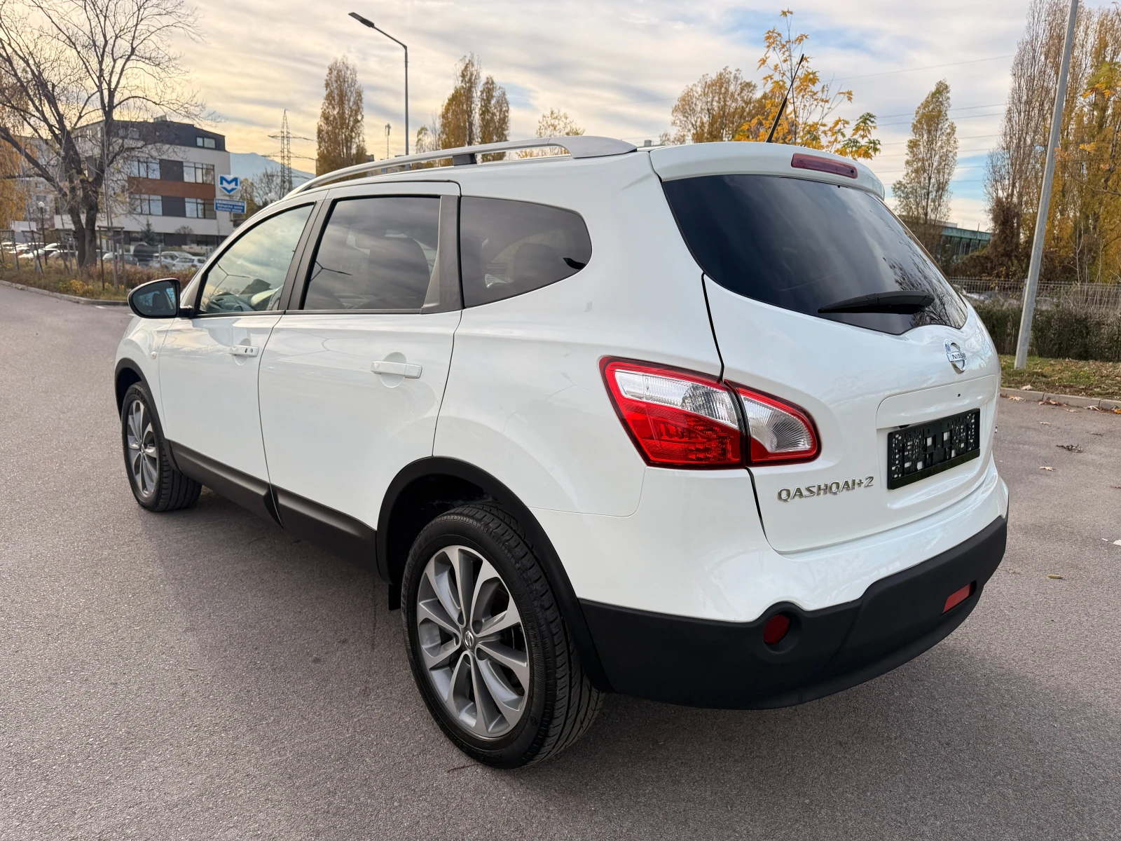 Nissan Qashqai 2.0DCI* 4x4* FULL* 7-места*  - изображение 6