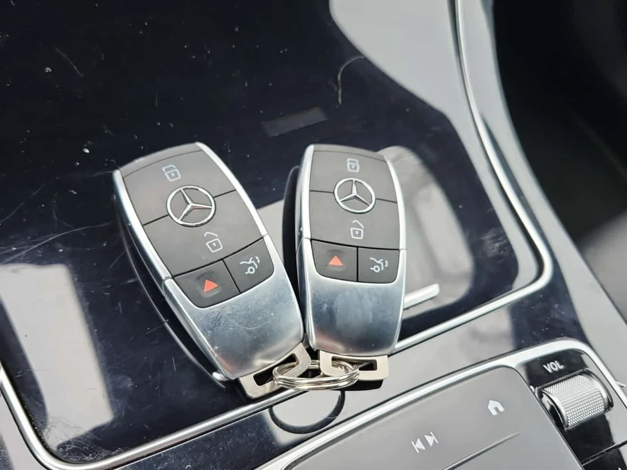 Mercedes-Benz GLC 300 * CARFAX * ПАНОРАМА * KEYLESS * ПОДГРЕВИ - изображение 7